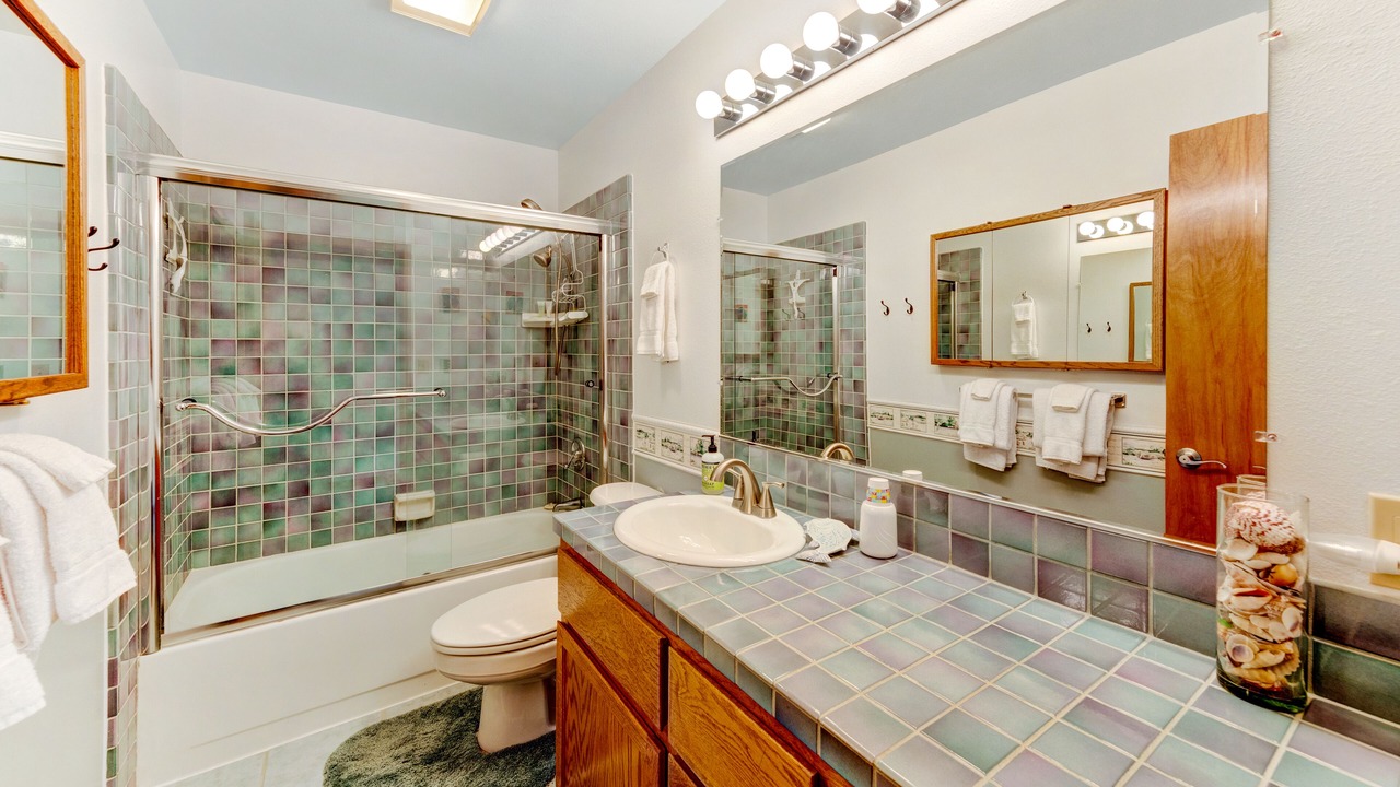 Photo of Bathroom in Gold Beach