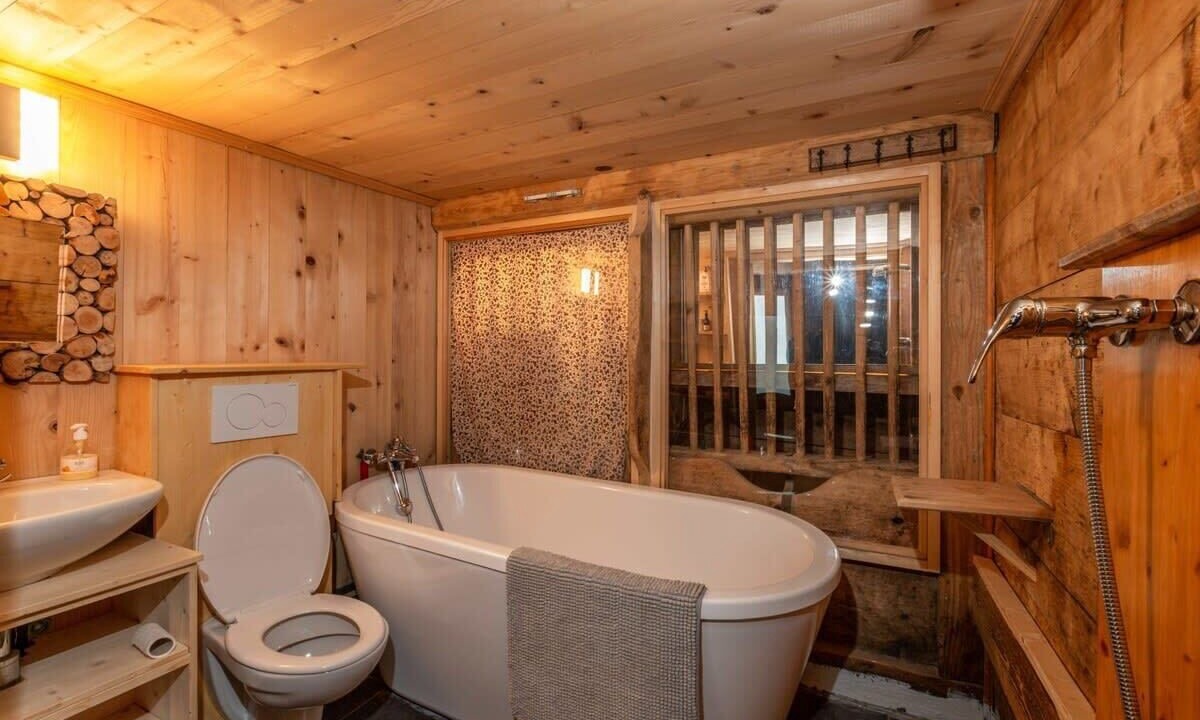 Photo of Bathroom in Rossiniere