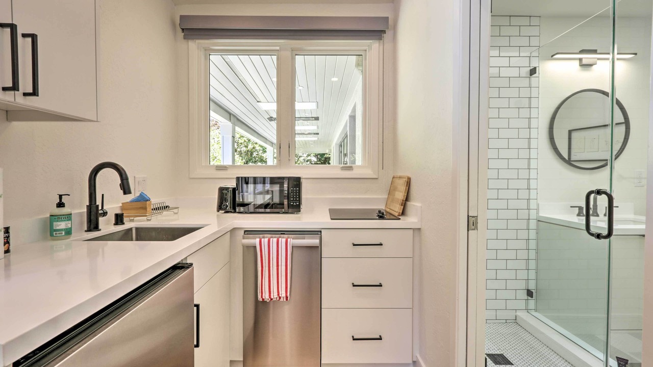 Photo of Kitchen in Linfield Oaks