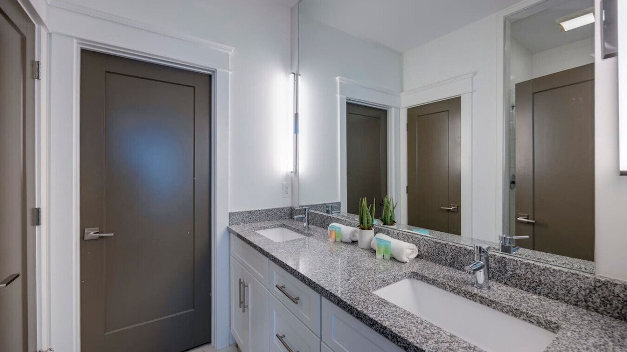 Photo of Bathroom in Charlotte Park
