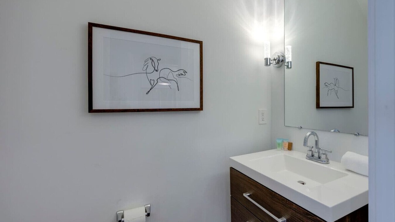 Photo of Bathroom in Charlotte Park