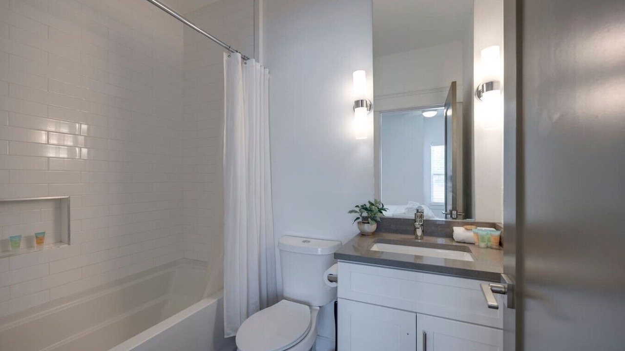 Photo of Bathroom in Charlotte Park