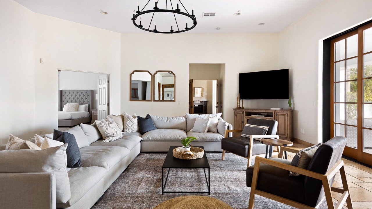Photo of Livingroom in La Tierra Estates