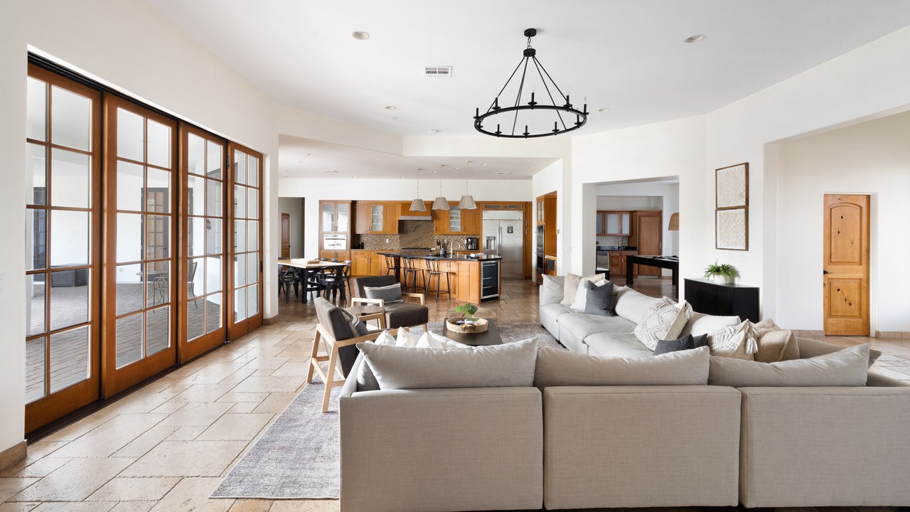 Photo of Livingroom in La Tierra Estates