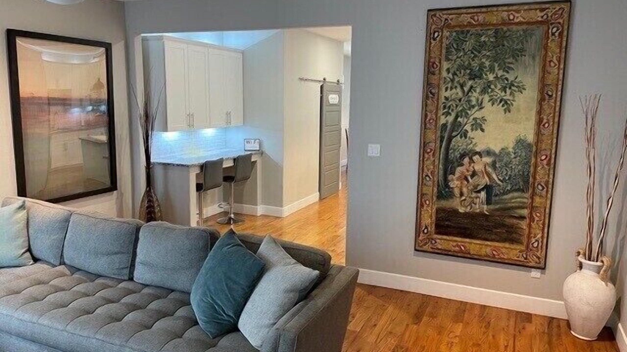 Photo of Livingroom in Central Arlington