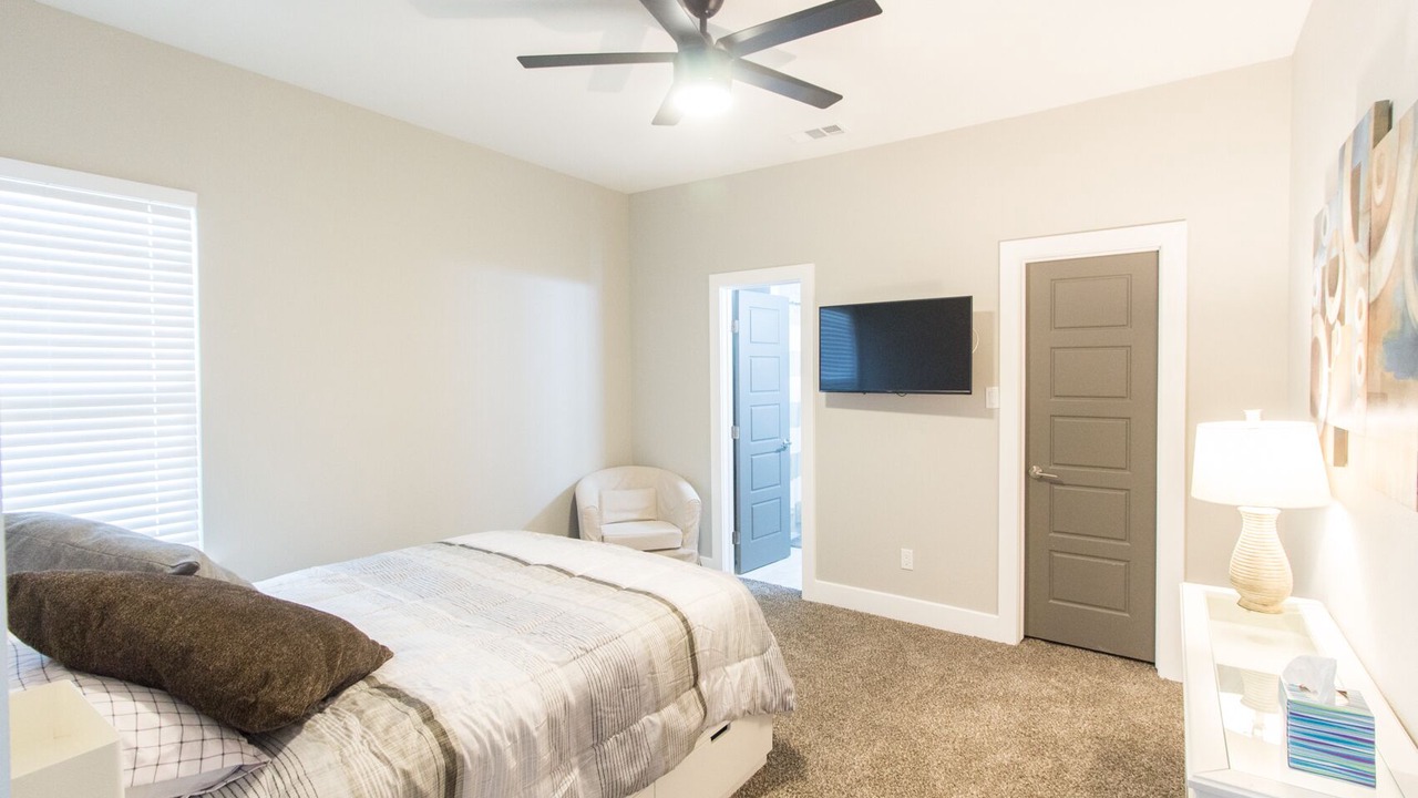 Photo of Bedroom in Central Arlington