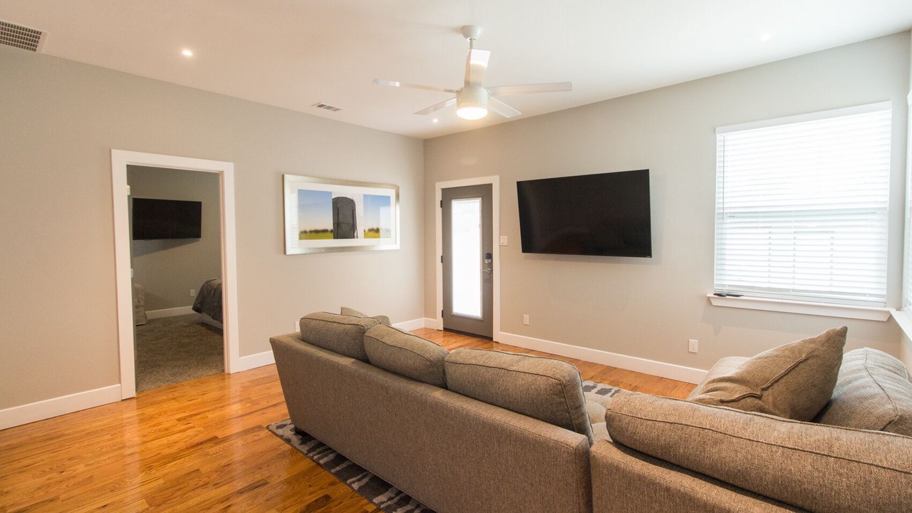 Photo of Livingroom in Central Arlington