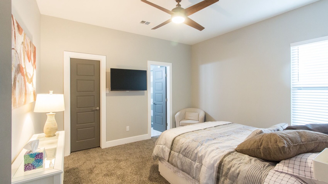 Photo of Bedroom in Central Arlington