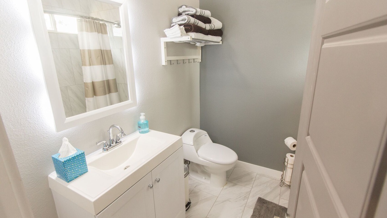 Photo of Bathroom in Central Arlington