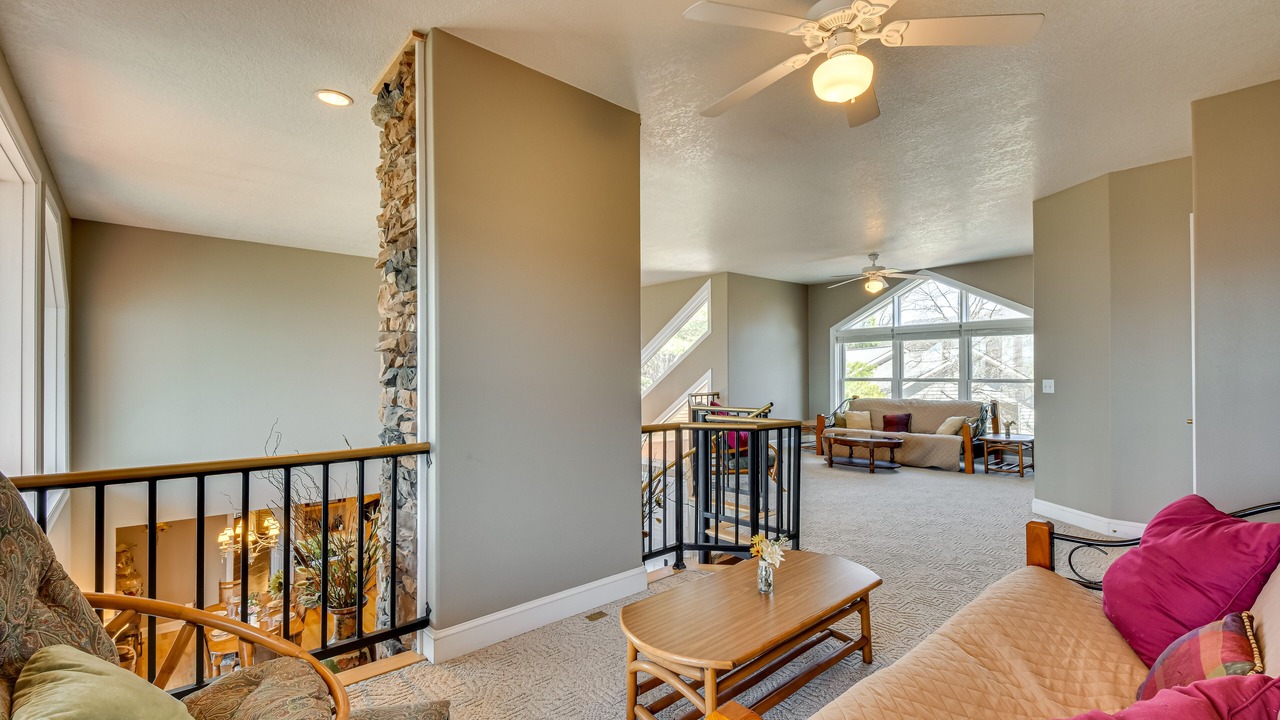 Photo of Livingroom in Dillard