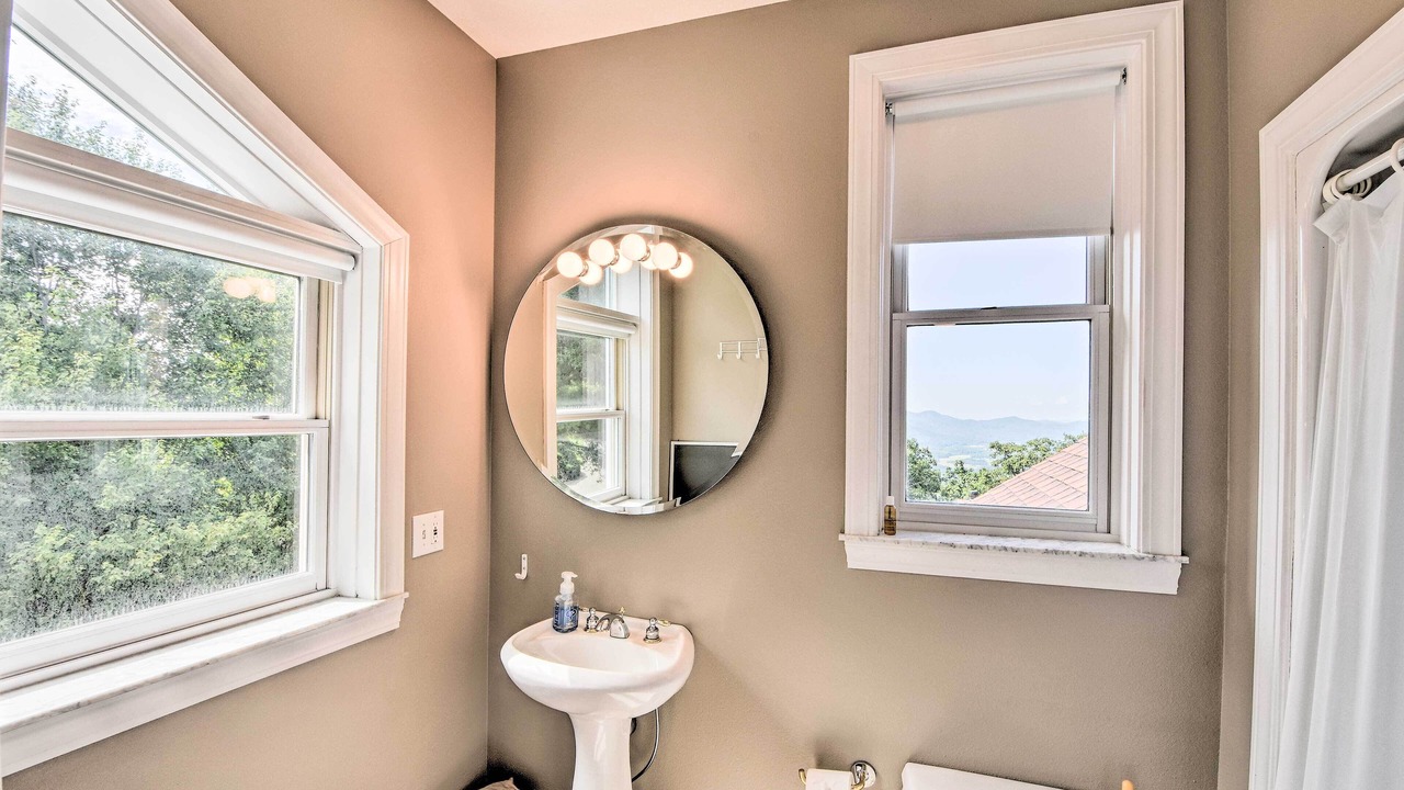 Photo of Bathroom in Dillard
