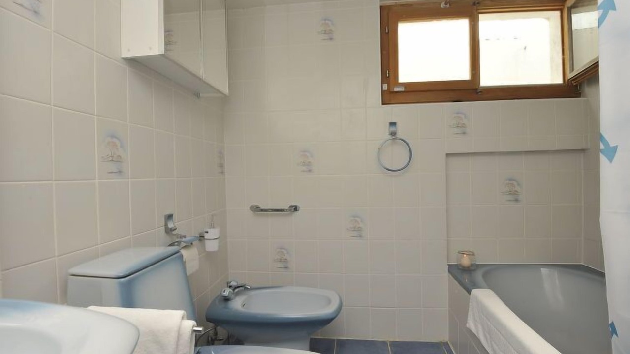 Photo of Bathroom in Moleson