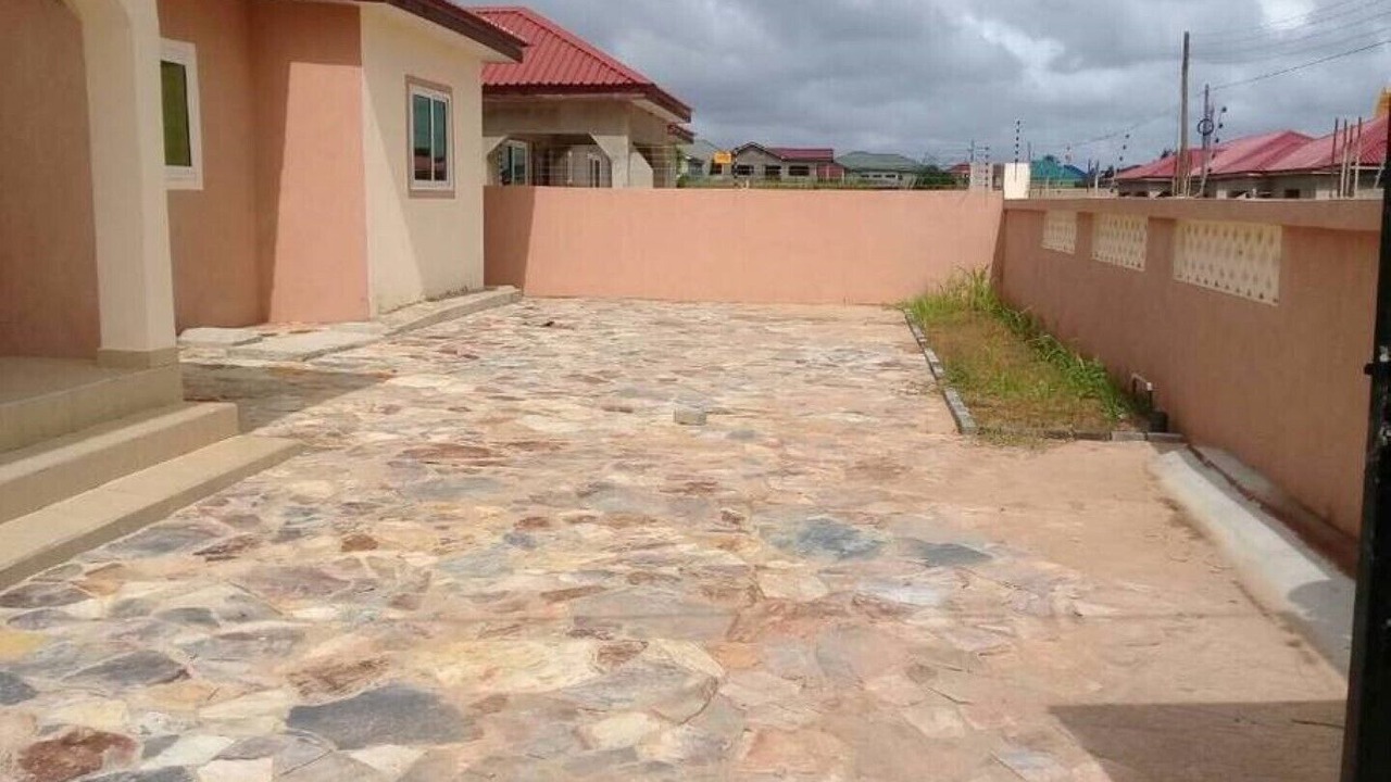 Photo of Outdoor in Ngleshi Amanfro