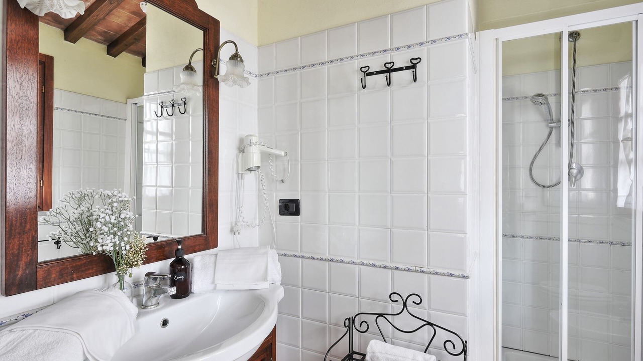 Photo of Bathroom in Calci