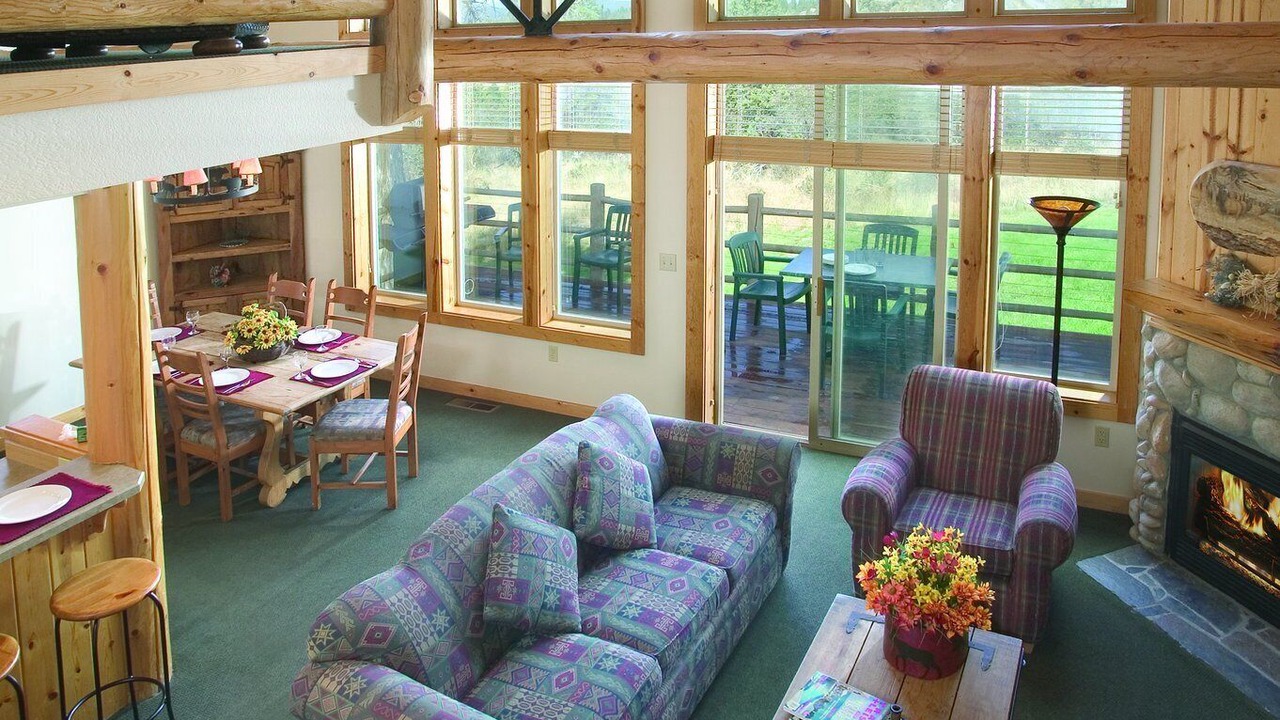 Photo of Livingroom in Klamath Falls