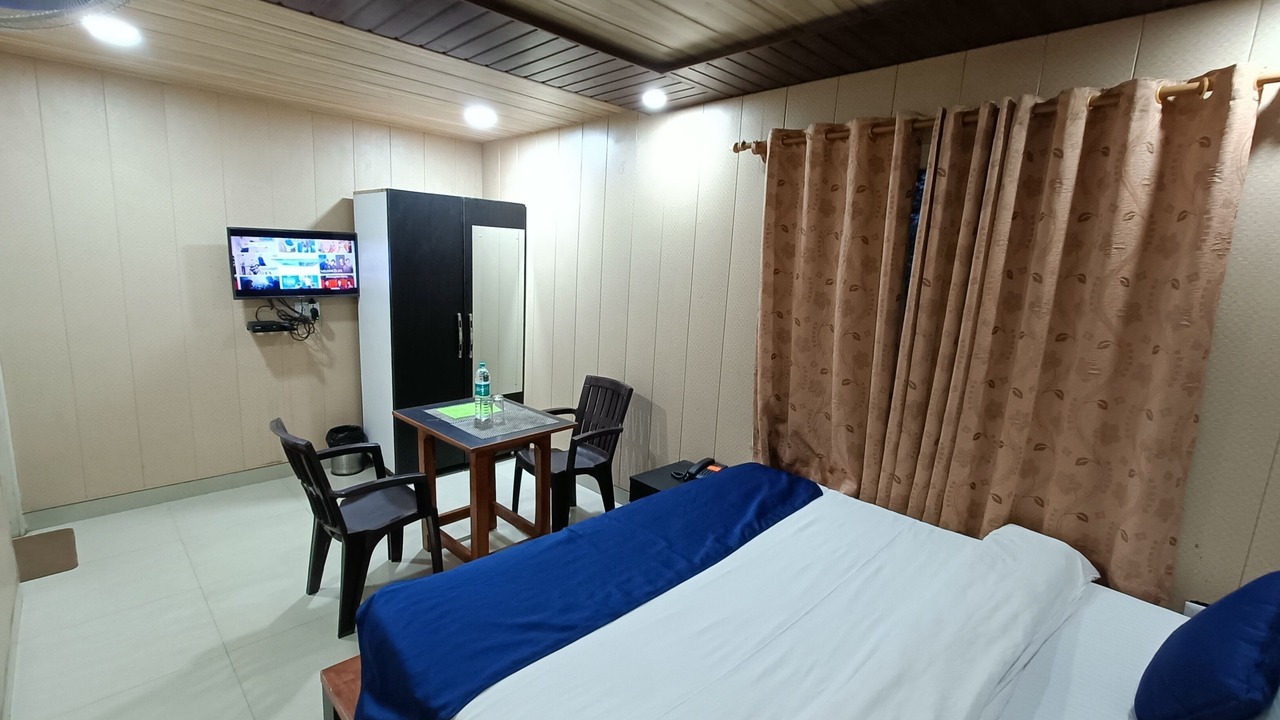 Photo of Bedroom in Bhimtal