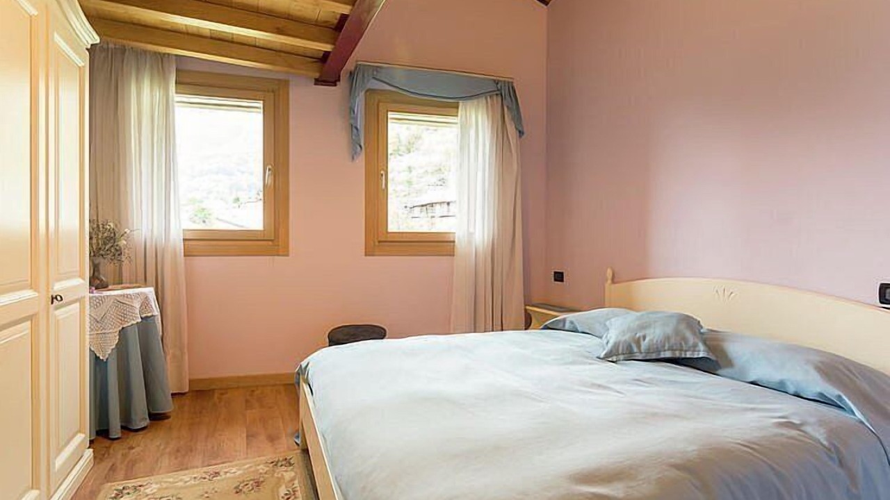 Photo of Bedroom in Miane
