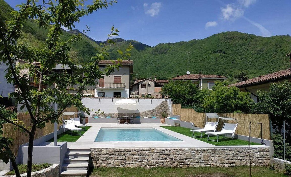 Photo of Outdoor in Miane
