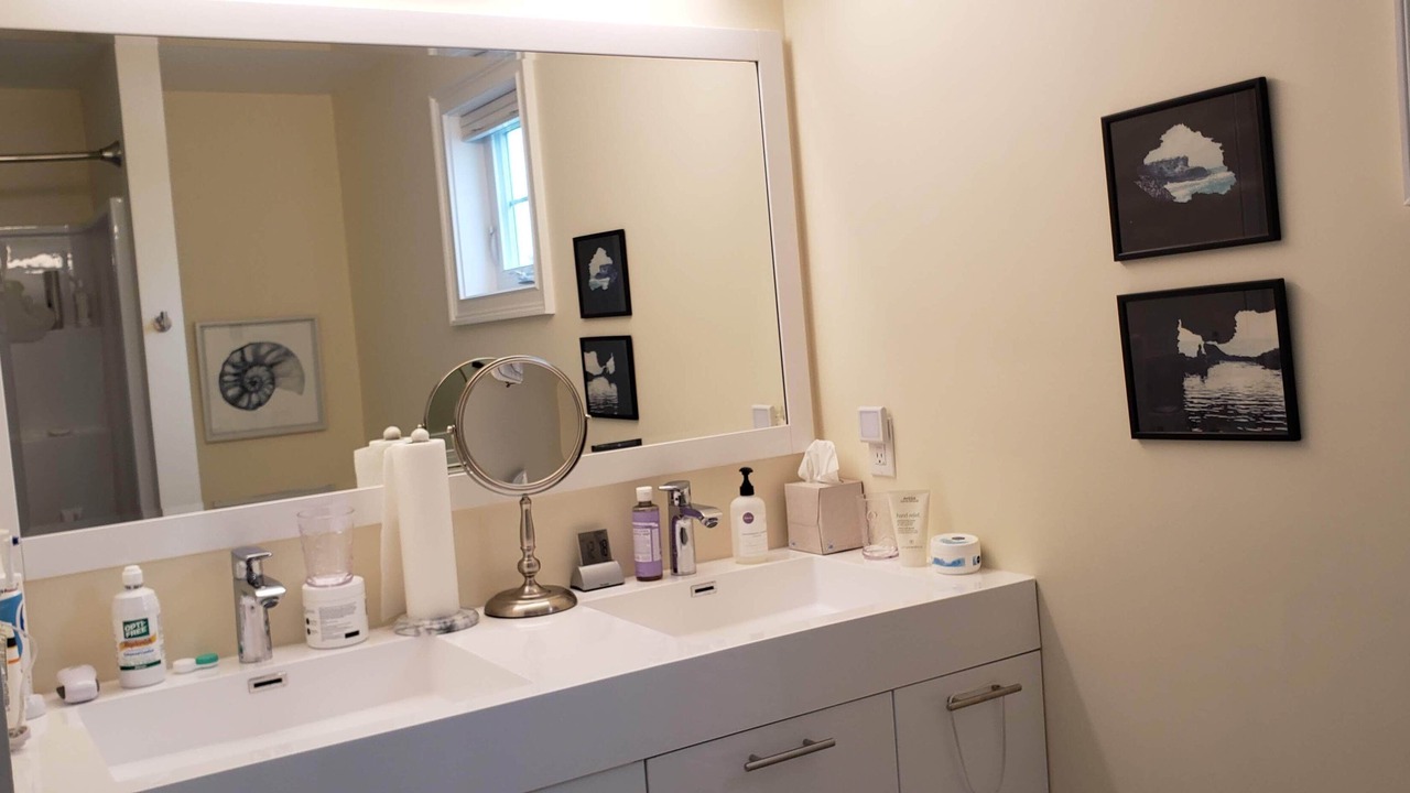 Photo of Bathroom in Eastward Look