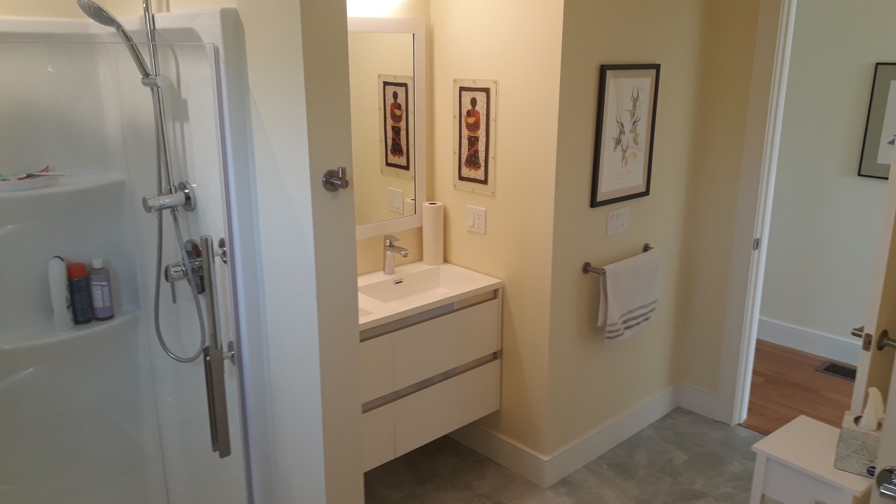 Photo of Bathroom in Eastward Look