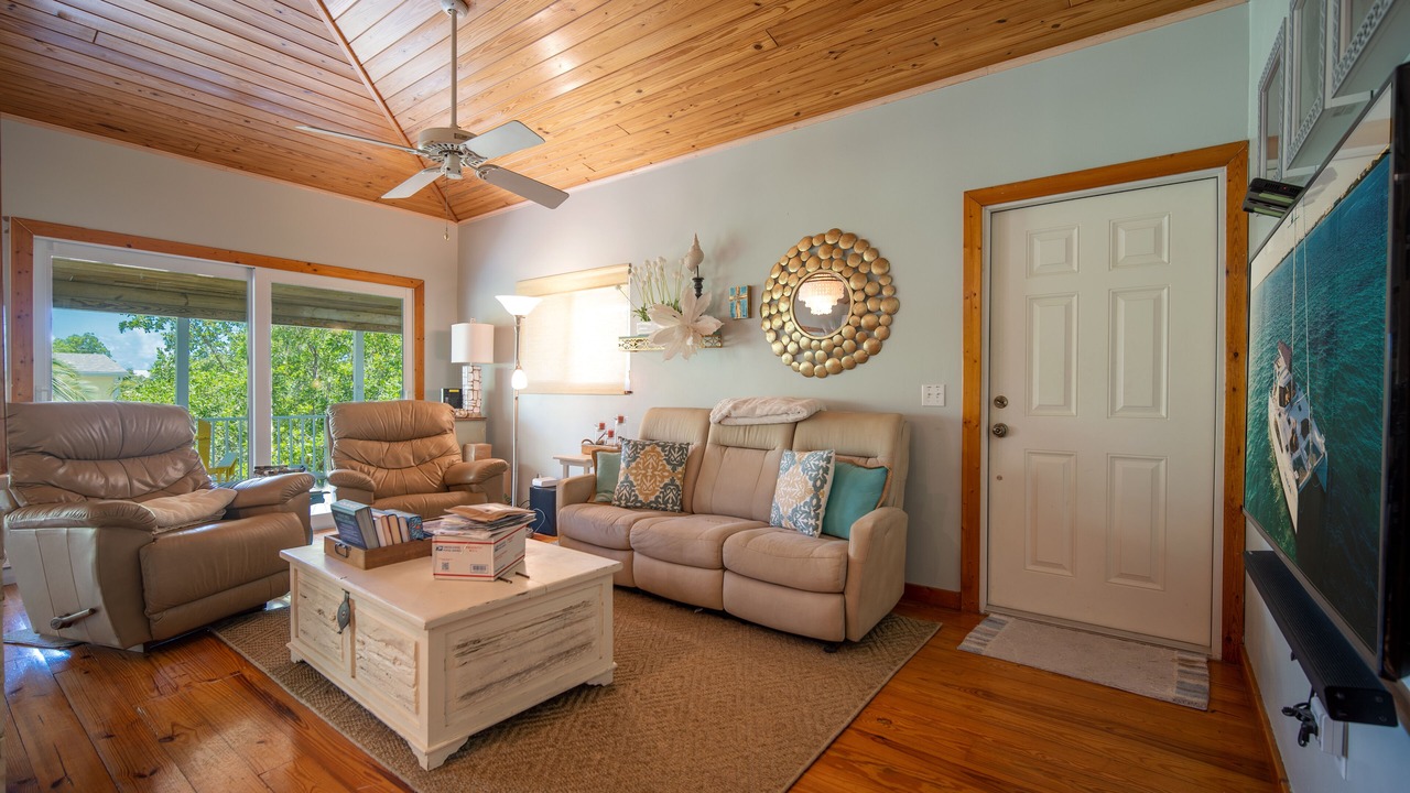 Photo of Livingroom in Cutthroat Harbor Estates