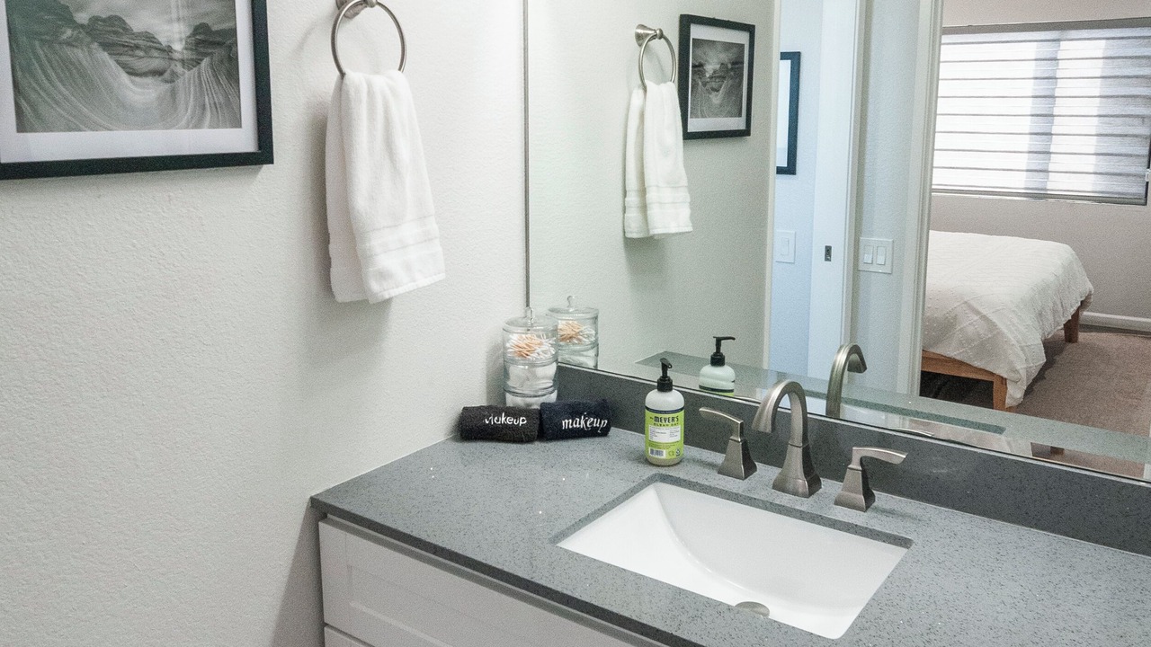 Photo of Bathroom in Peninsula