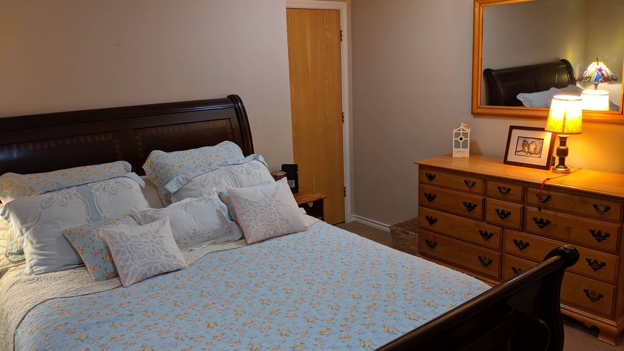 Photo of Bedroom in Tool