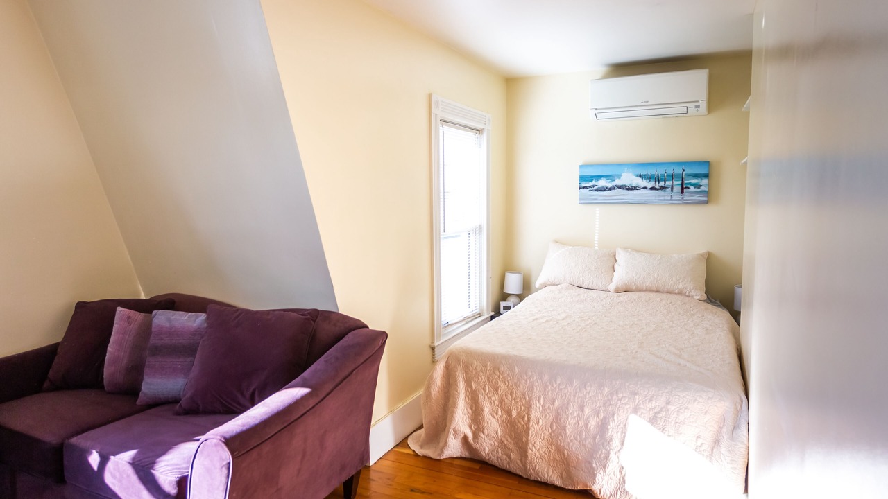 Photo of Bedroom in Wakefield-Peacedale