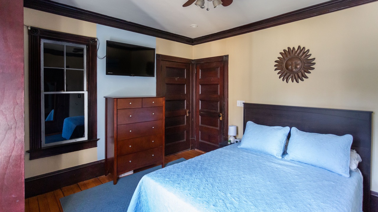 Photo of Bedroom in Wakefield-Peacedale