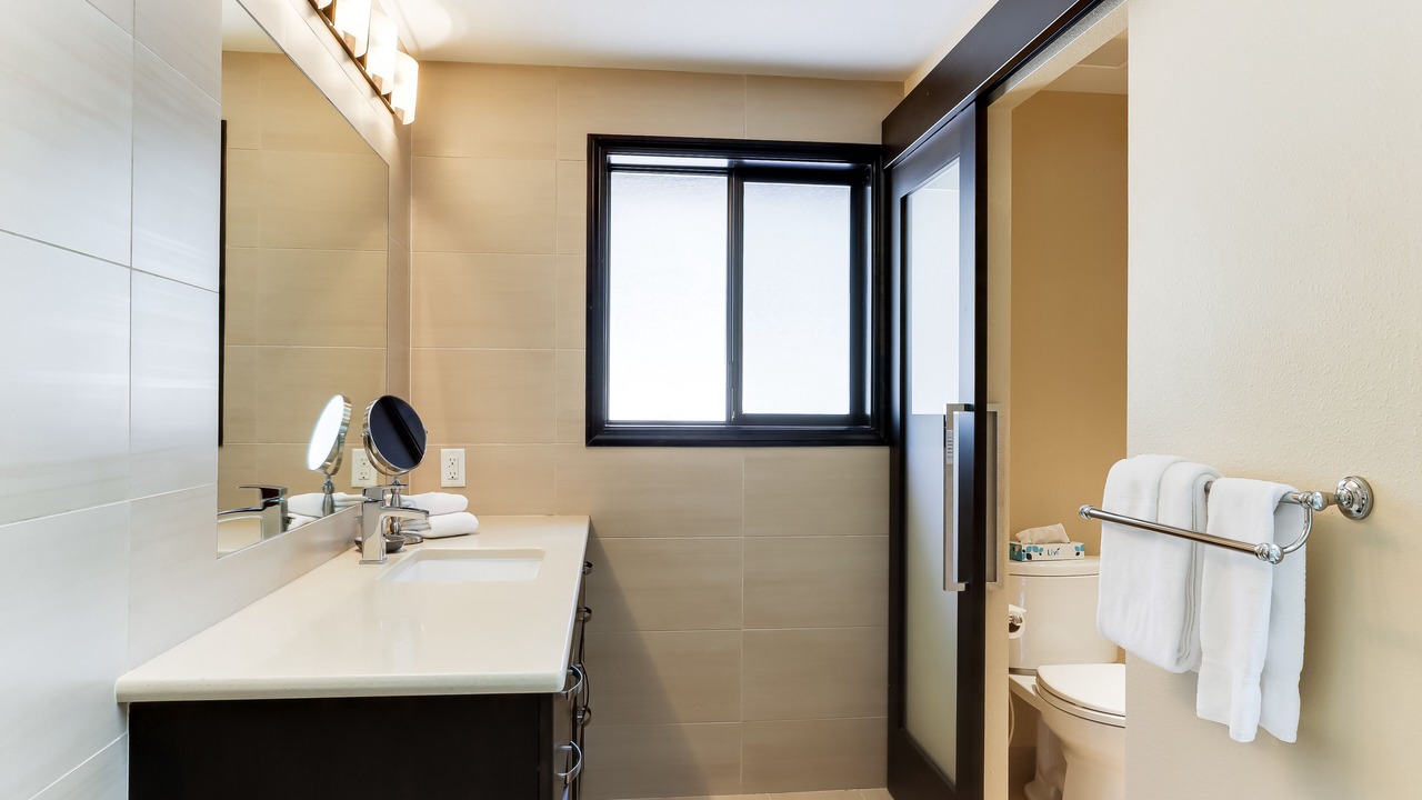 Photo of Bathroom in Overlook Park