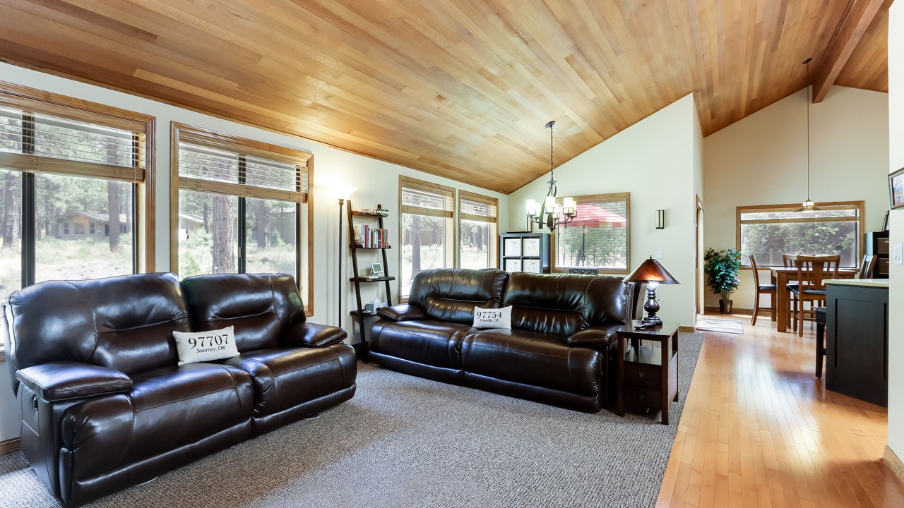 Photo of Livingroom in Overlook Park