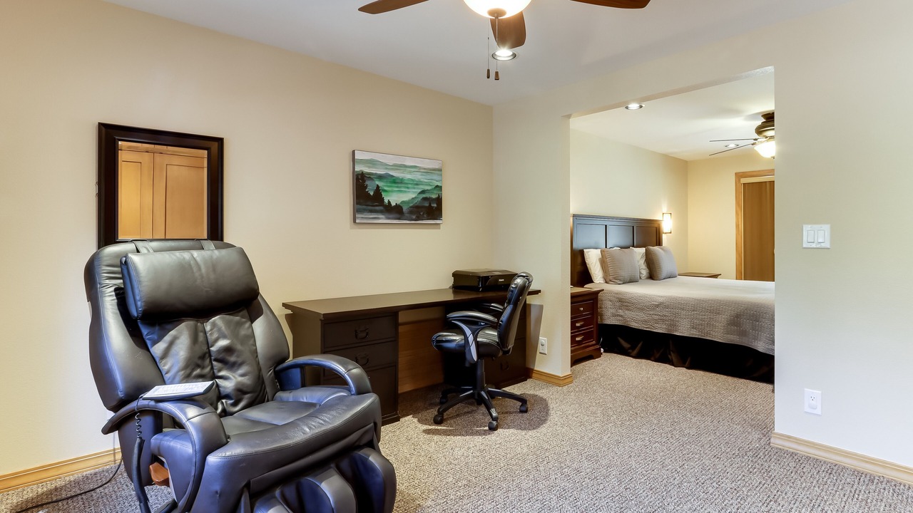 Photo of Bedroom in Overlook Park