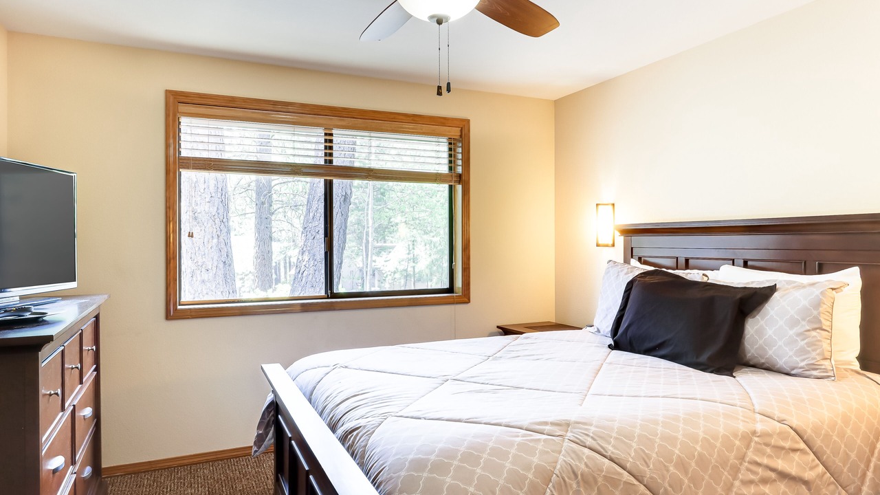 Photo of Bedroom in Overlook Park