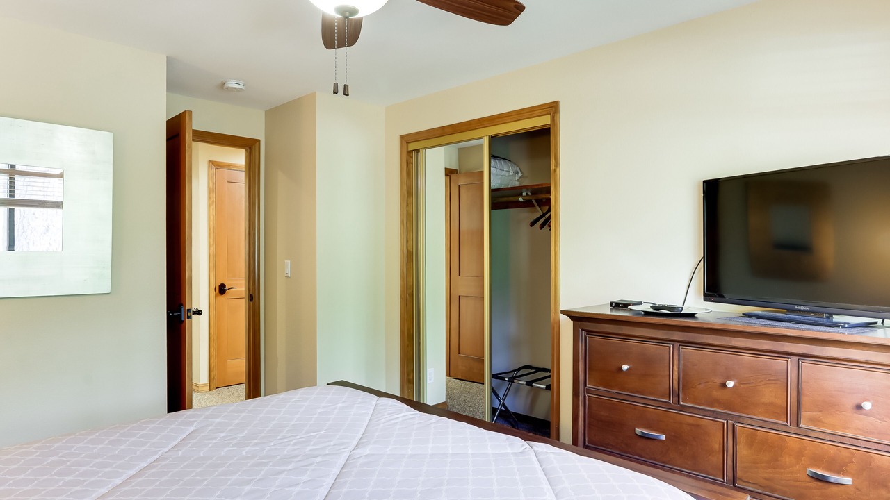Photo of Bedroom in Overlook Park