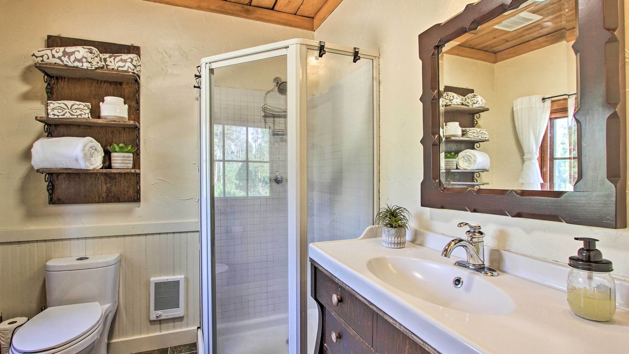 Photo of Bathroom in Crescent