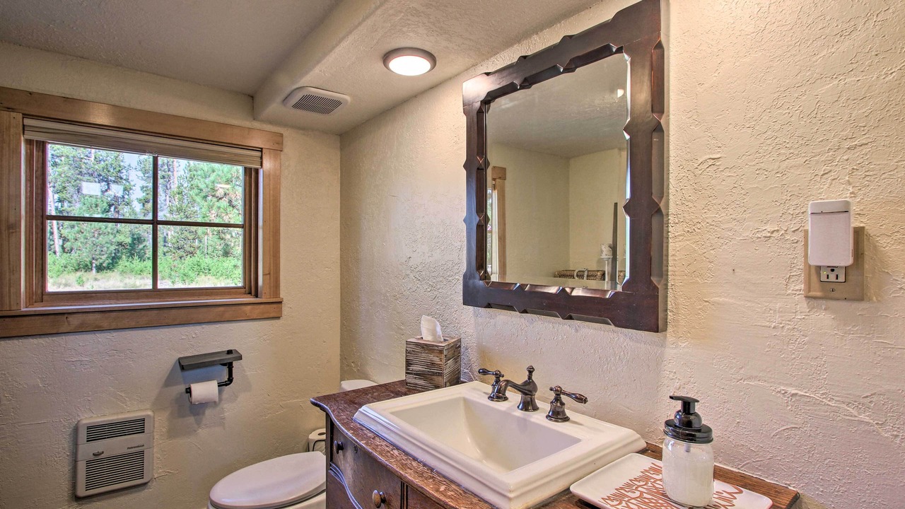 Photo of Bathroom in Crescent
