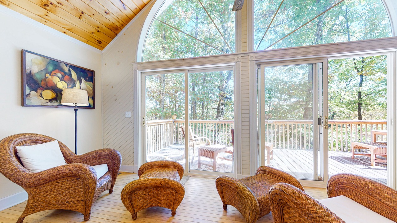 Photo of Livingroom in Clarkesville