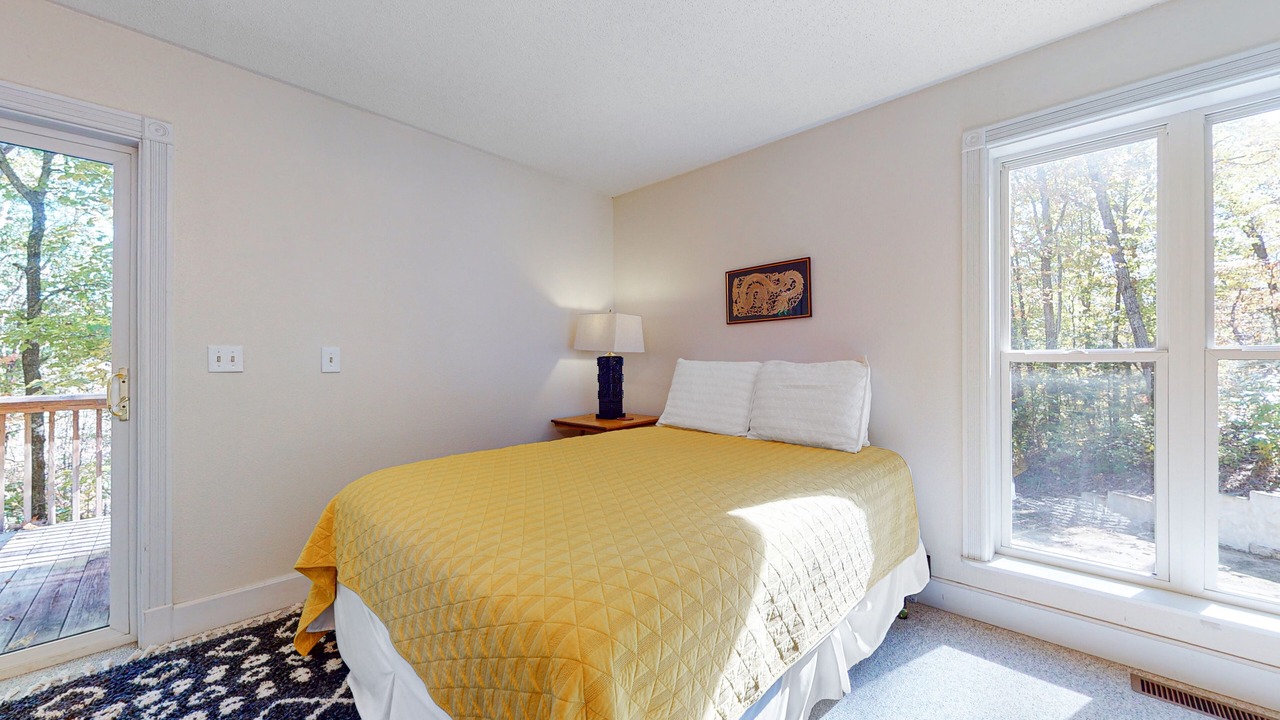 Photo of Bedroom in Clarkesville