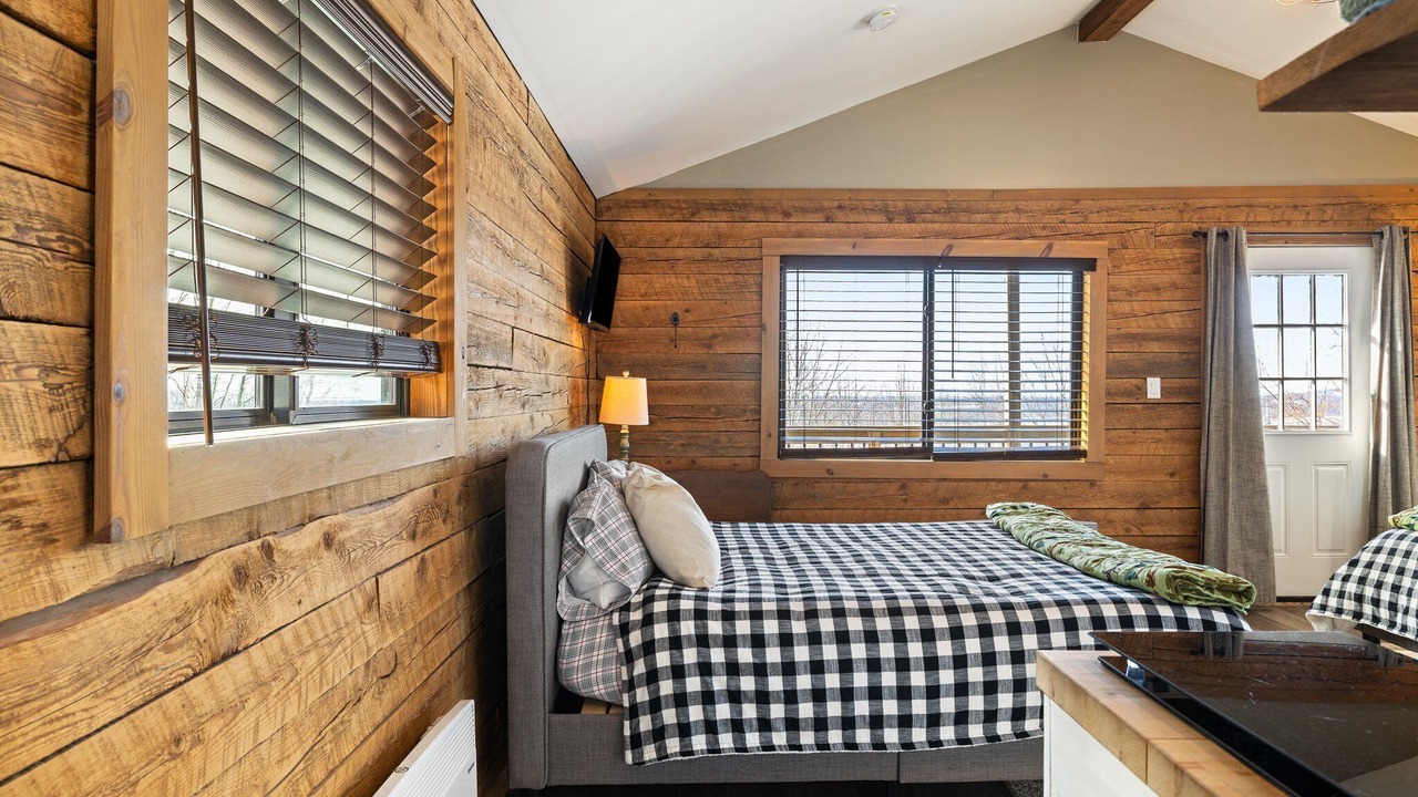 Photo of Bedroom in Thompson