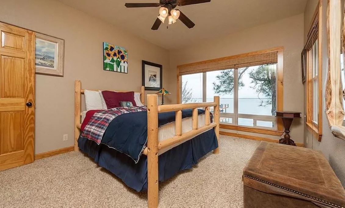 Photo of Bedroom in Tool