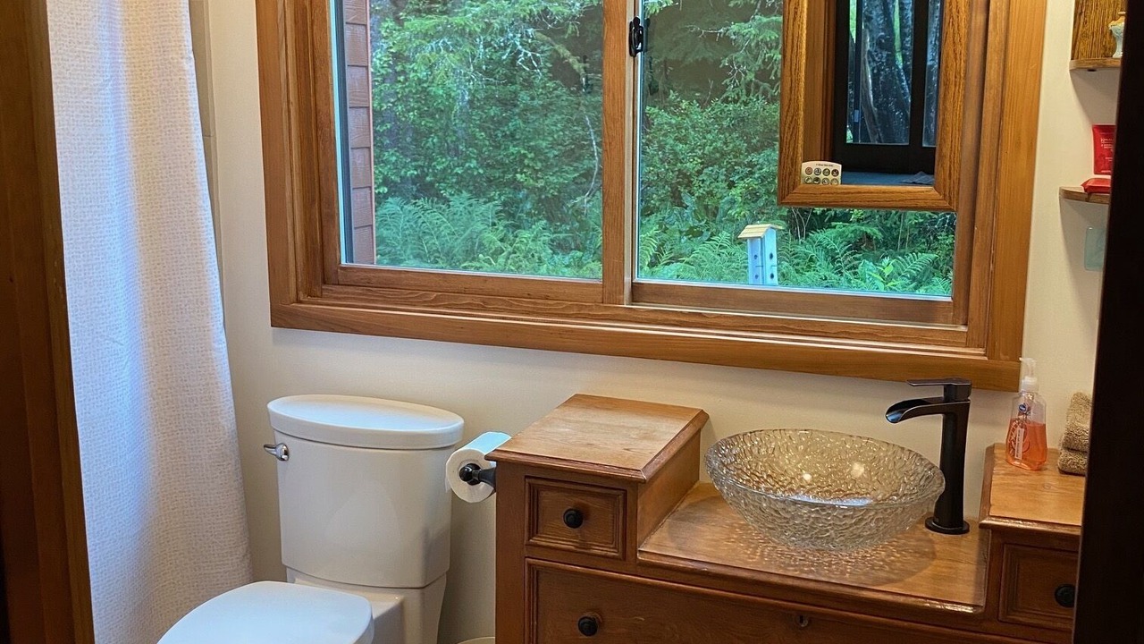 Photo of Bathroom in Neahkahnie Beach