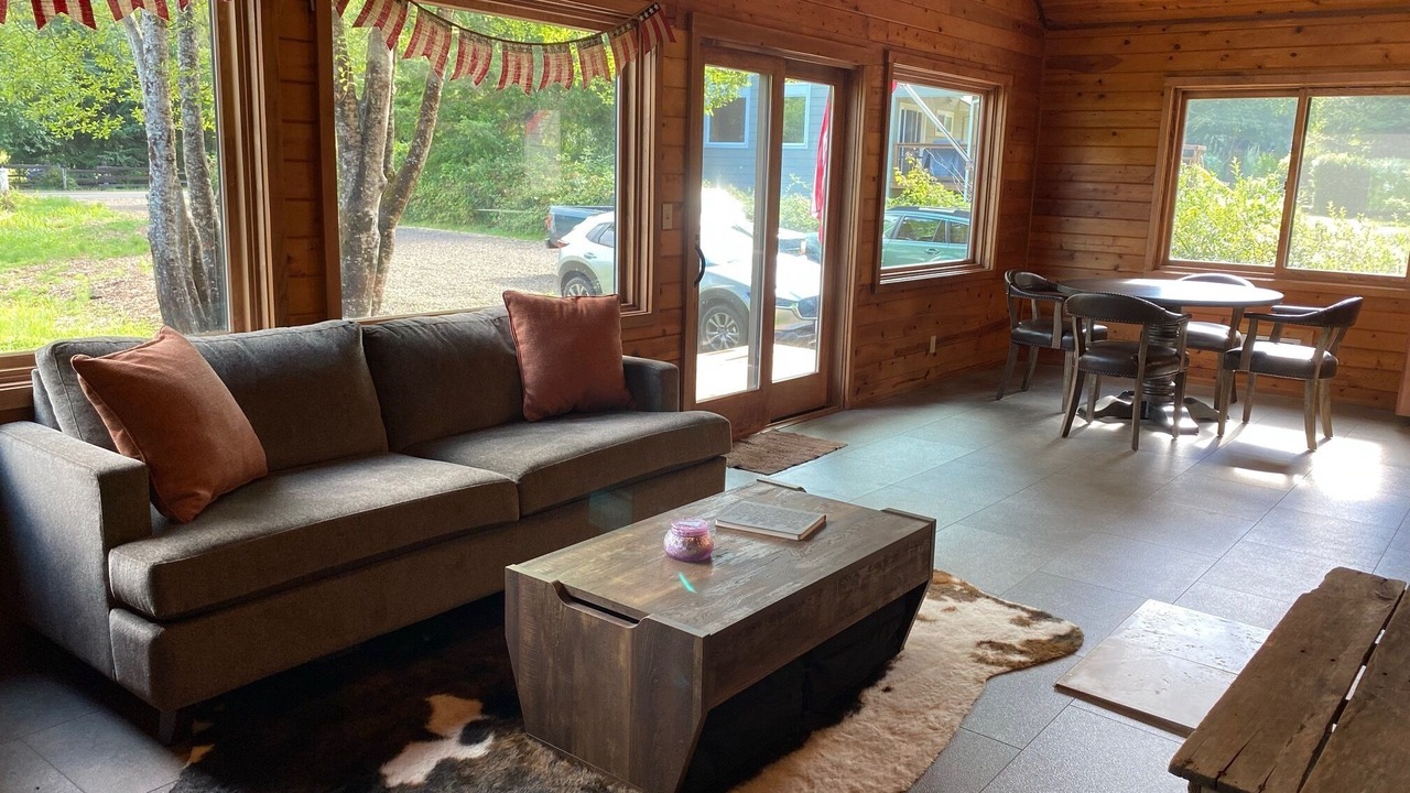 Photo of Livingroom in Neahkahnie Beach