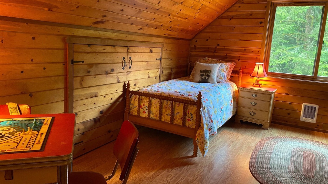 Photo of Bedroom in Neahkahnie Beach