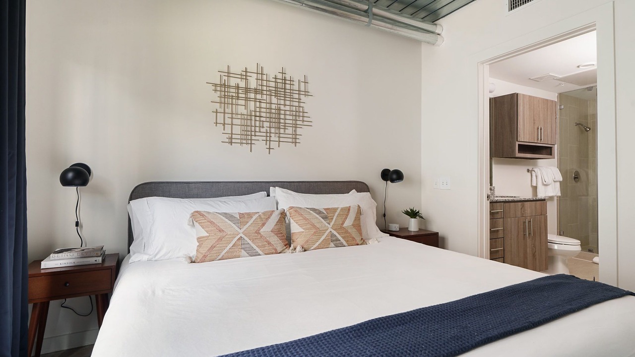 Photo of Bedroom in Midtown