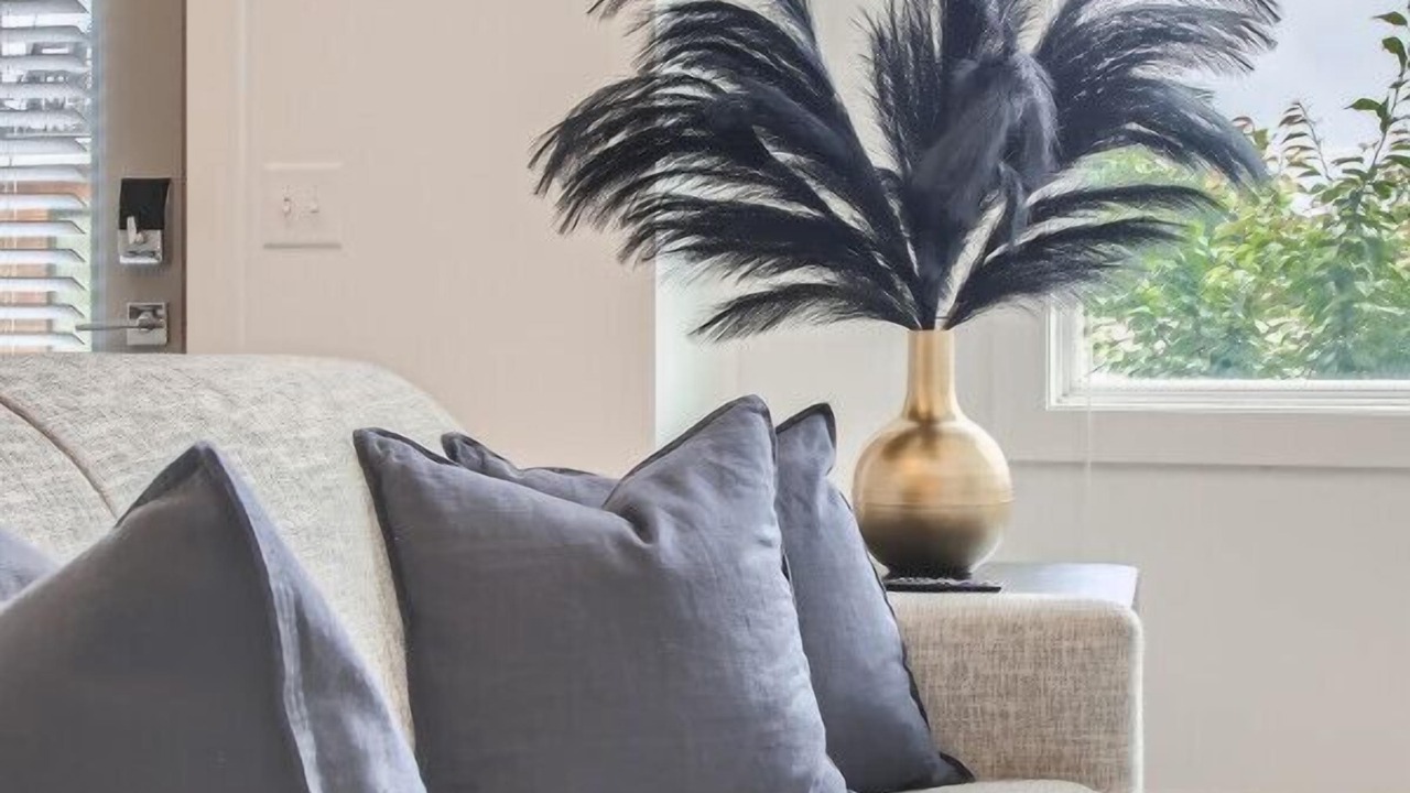 Photo of Livingroom in Hurwood Heights