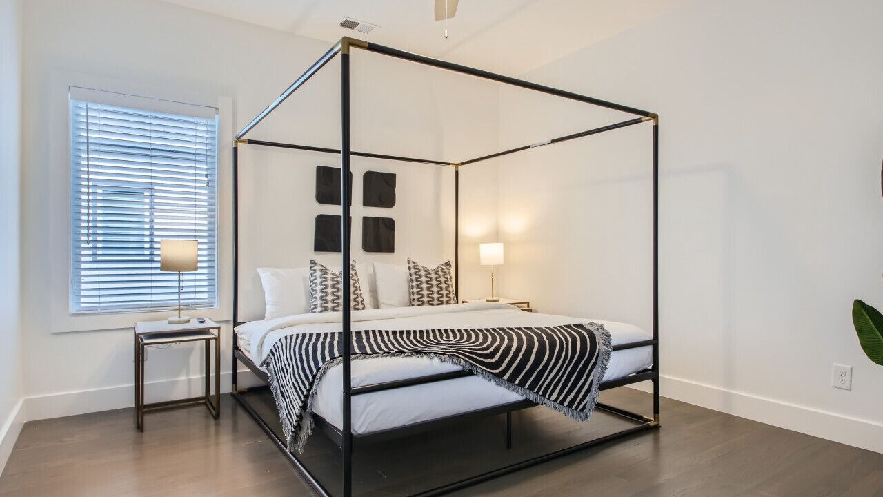 Photo of Bedroom in Hurwood Heights