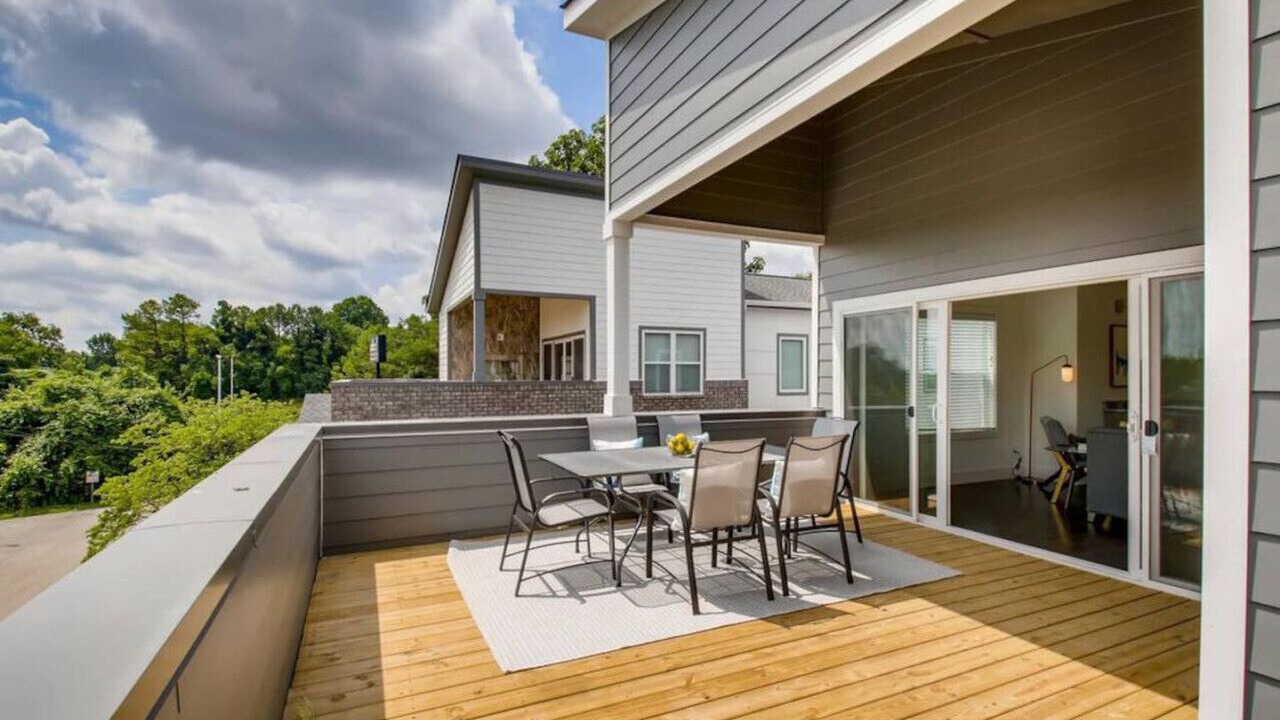 Photo of Outdoor in Hurwood Heights