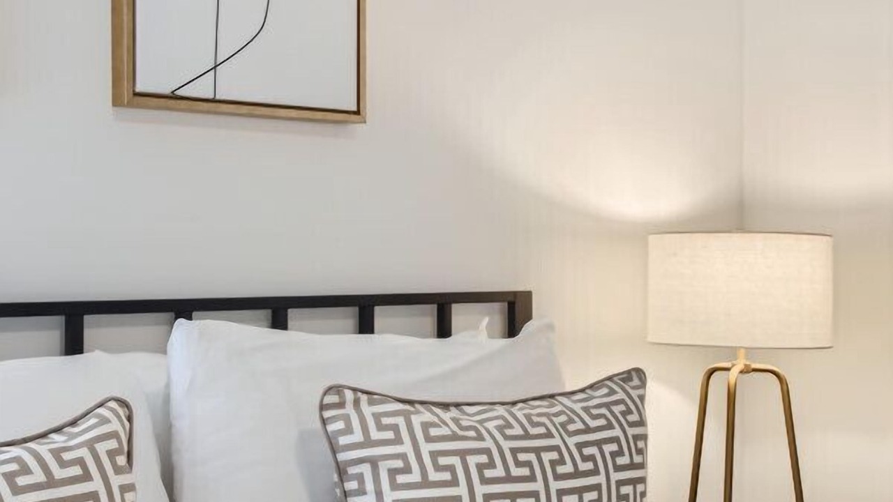 Photo of Bedroom in Hurwood Heights