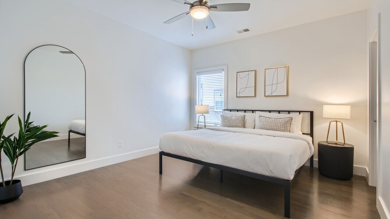 Photo of Bedroom in Hurwood Heights