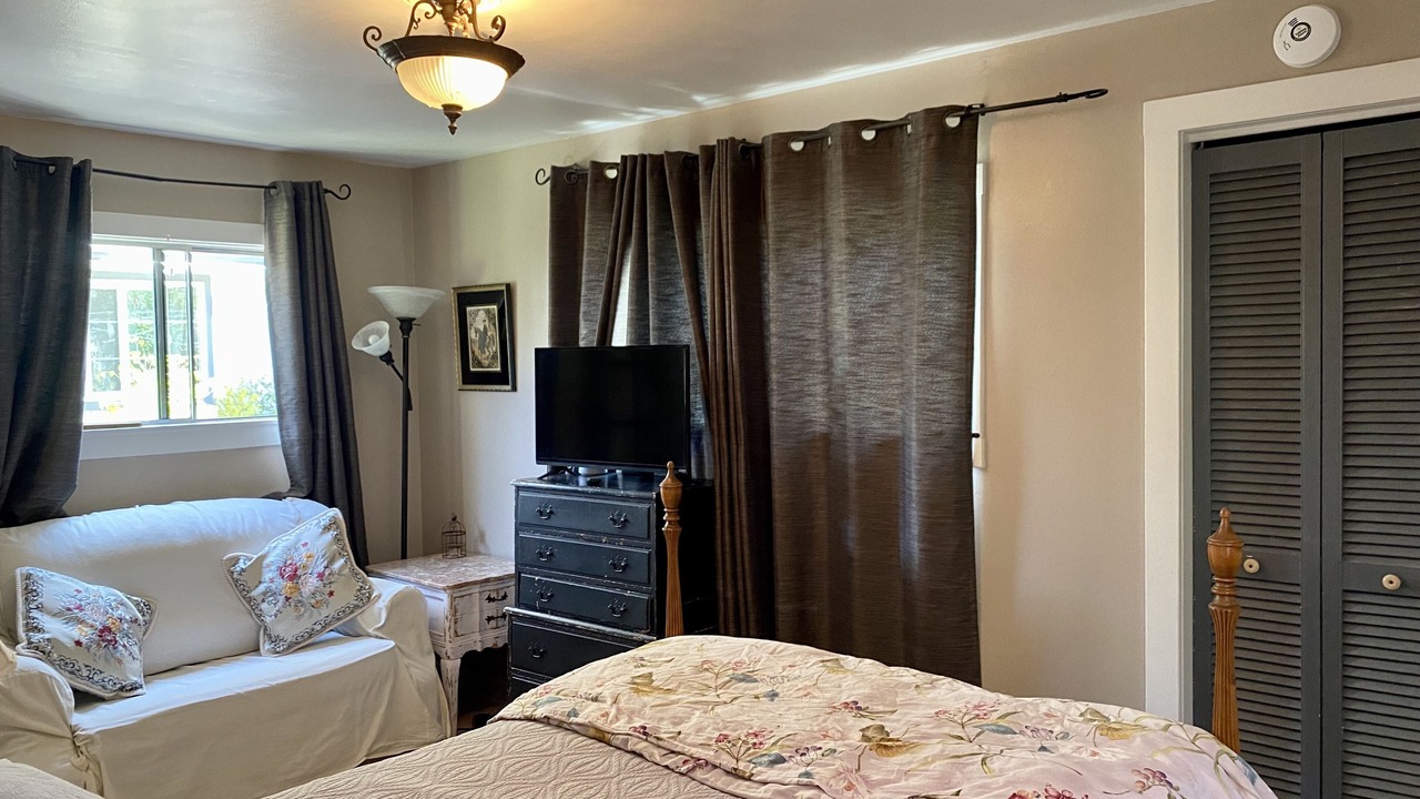 Photo of Bedroom in Salinas